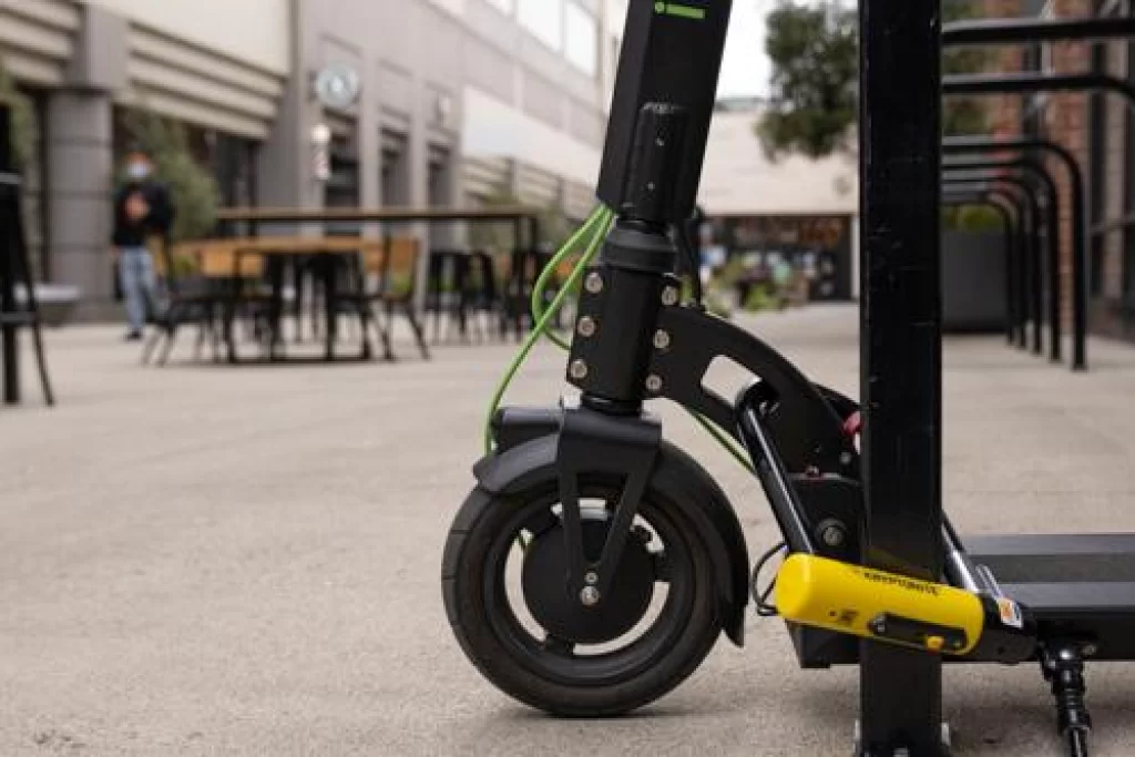 How to Lock Up a Razor Electric Scooter