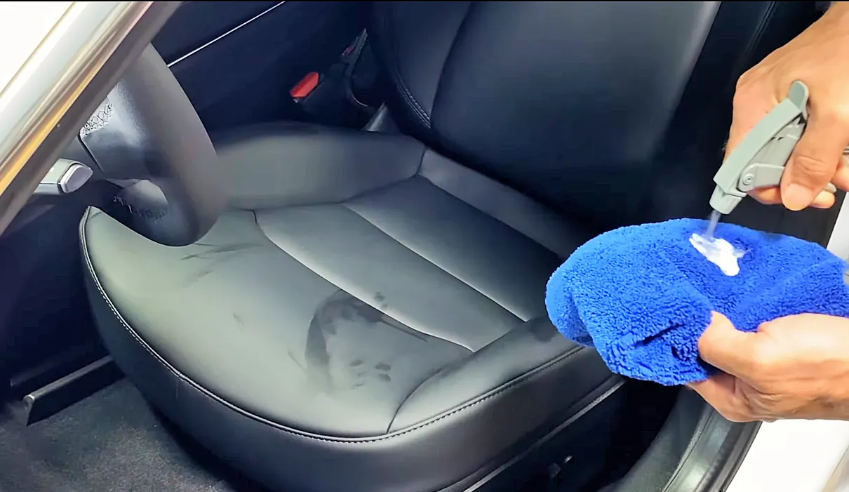 Tesla Black Seats cleaning